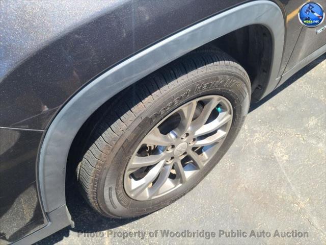 used 2019 Jeep Cherokee car, priced at $8,950