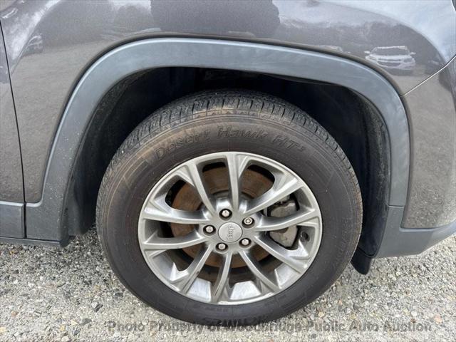 used 2019 Jeep Cherokee car, priced at $9,500