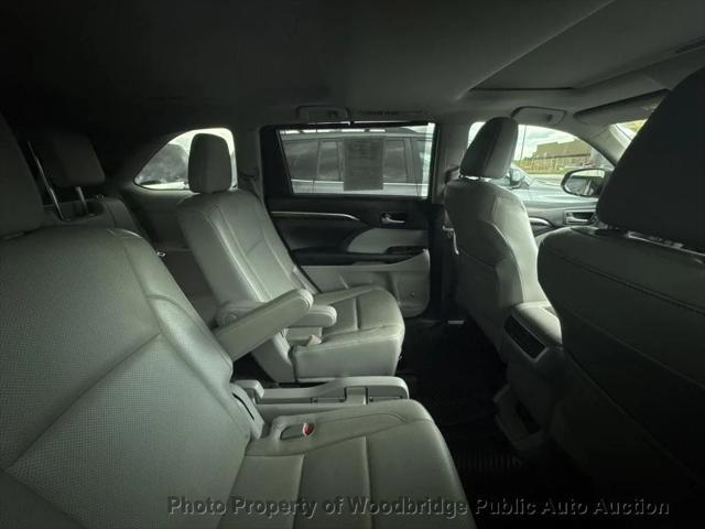used 2015 Toyota Highlander car, priced at $15,950