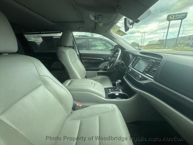 used 2015 Toyota Highlander car, priced at $15,950