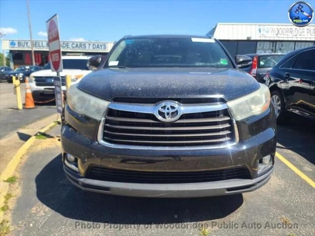 used 2015 Toyota Highlander car, priced at $15,950
