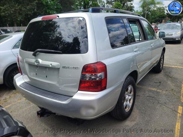 used 2004 Toyota Highlander car, priced at $2,950