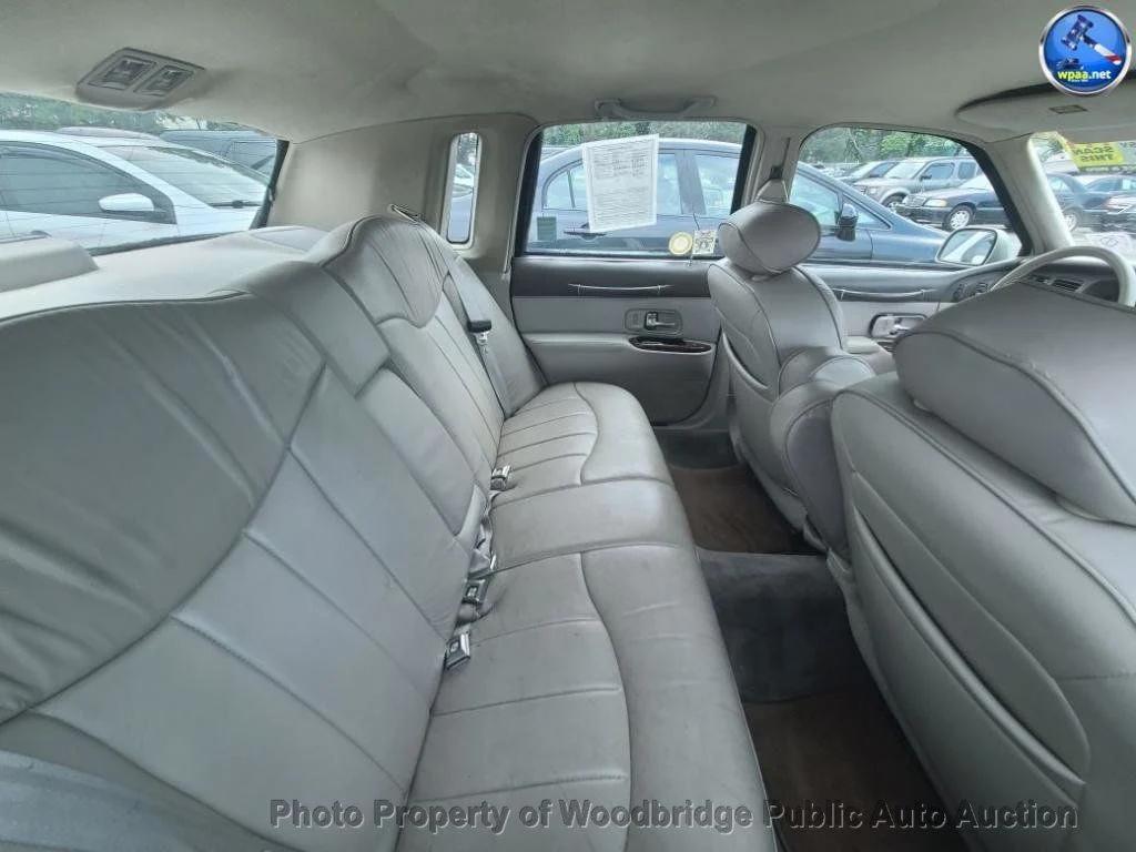 used 1997 Lincoln Town Car car, priced at $1,950