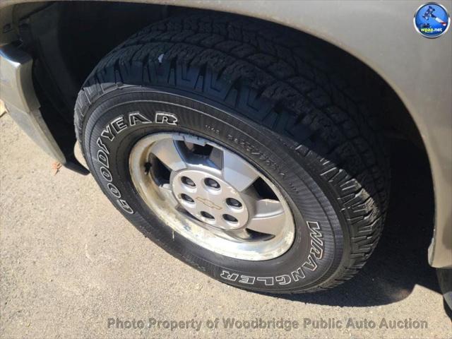 used 2001 Chevrolet Suburban car, priced at $1,950