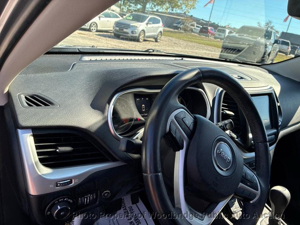 used 2014 Jeep Cherokee car, priced at $5,450