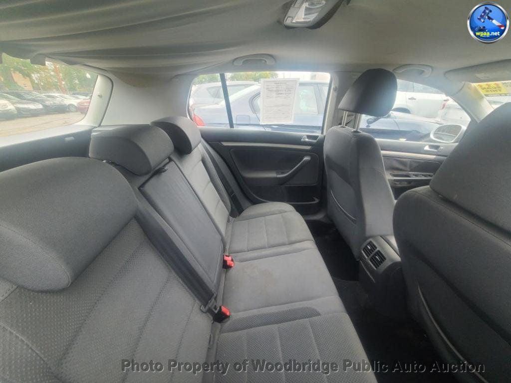 used 2009 Volkswagen Rabbit car, priced at $3,450