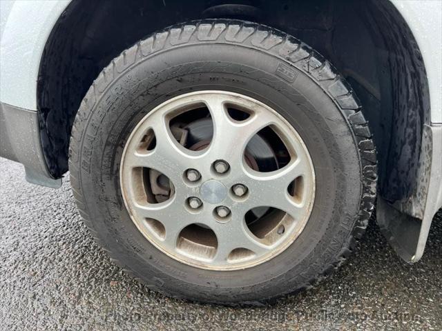 used 2002 Saturn Vue car, priced at $2,950