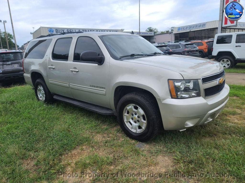 used 2014 Chevrolet Suburban car, priced at $9,450