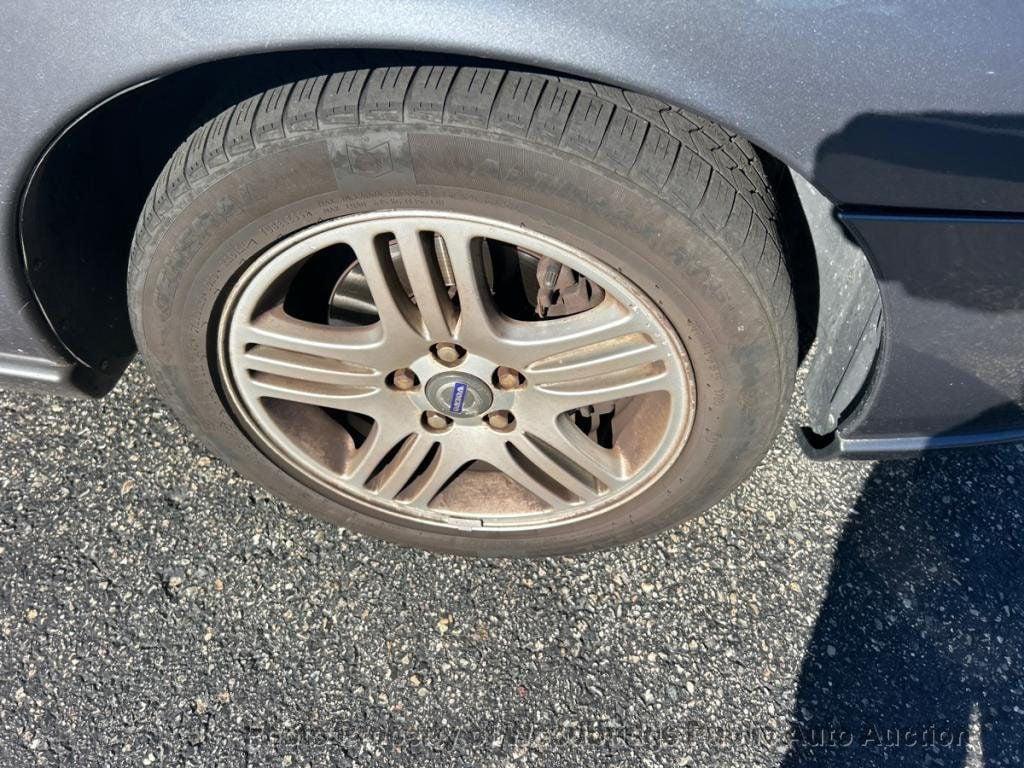 used 2007 Volvo S60 car, priced at $2,450