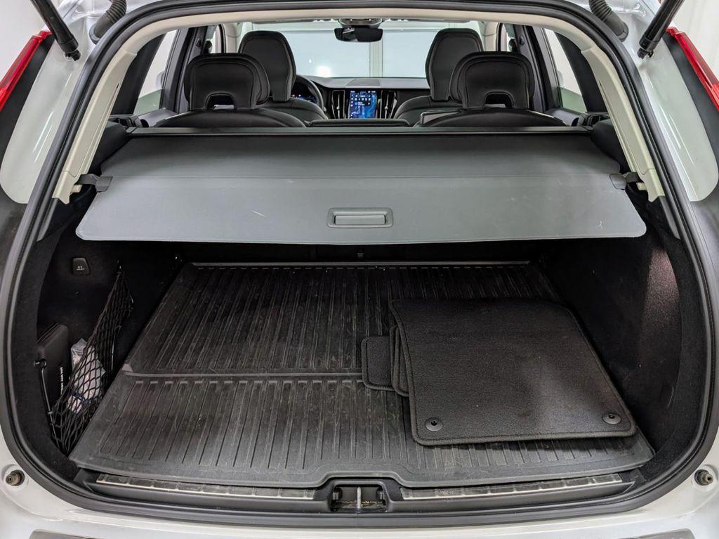 used 2022 Volvo XC60 Recharge Plug-In Hybrid car, priced at $43,291