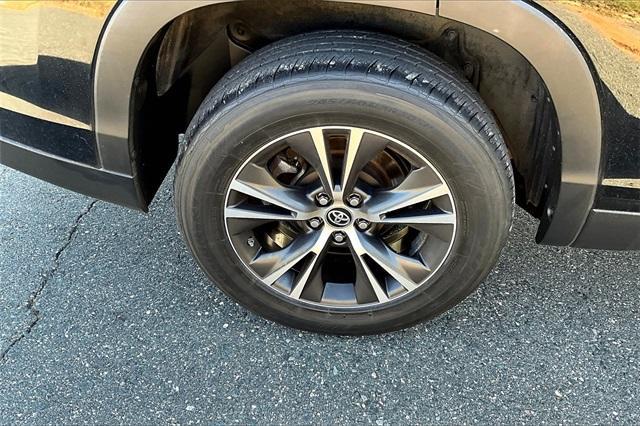 used 2019 Toyota Highlander car, priced at $23,796