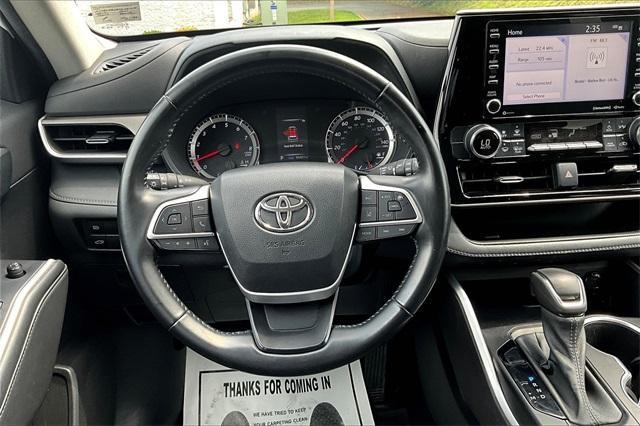 used 2022 Toyota Highlander car, priced at $29,688