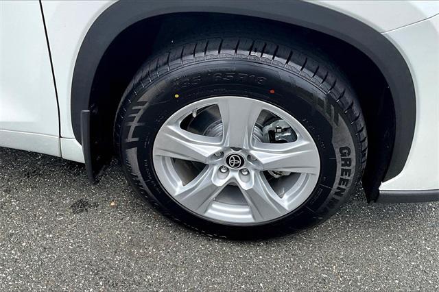 used 2022 Toyota Highlander car, priced at $29,688