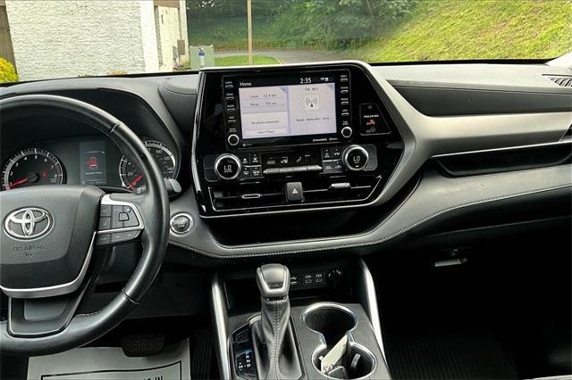 used 2022 Toyota Highlander car, priced at $29,688