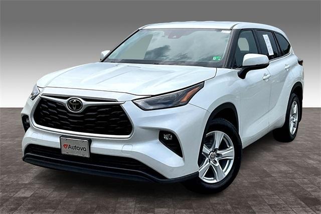 used 2022 Toyota Highlander car, priced at $29,688