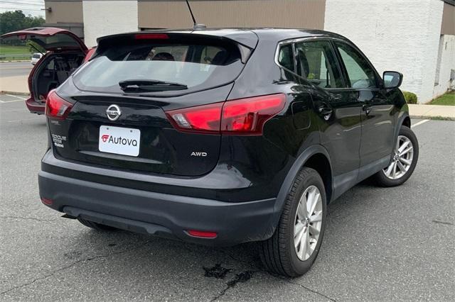 used 2019 Nissan Rogue Sport car, priced at $17,601