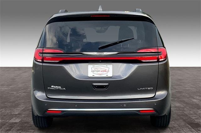 used 2022 Chrysler Pacifica car, priced at $28,885