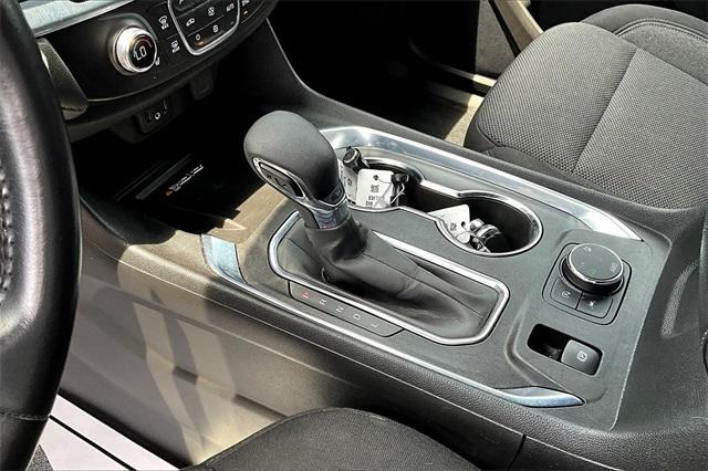used 2022 Chevrolet Traverse car, priced at $25,642