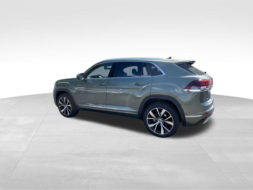 new 2026 Volkswagen Atlas Cross Sport car, priced at $53,274