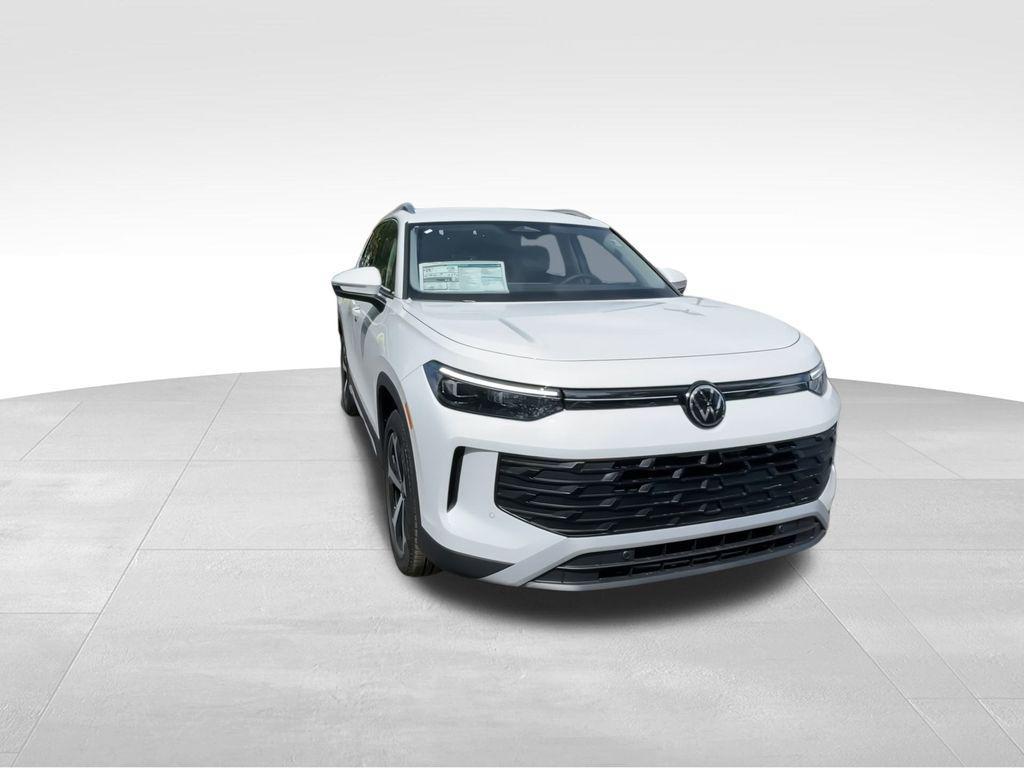 new 2025 Volkswagen Tiguan car, priced at $32,133