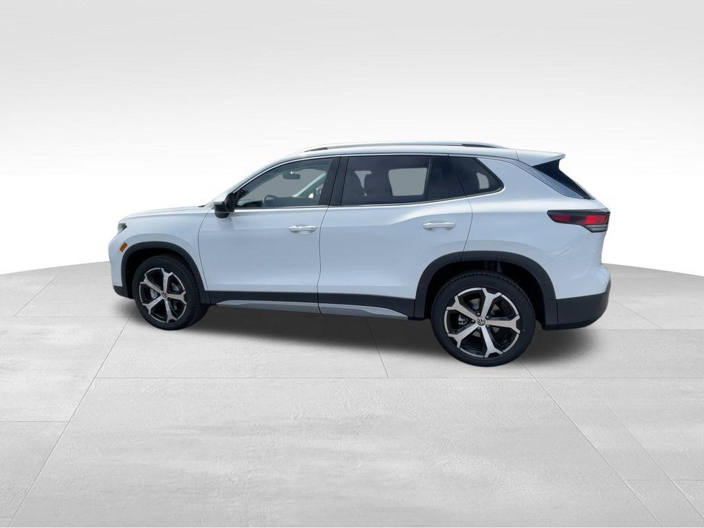 new 2025 Volkswagen Tiguan car, priced at $32,133