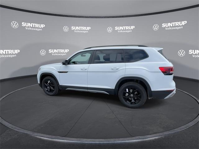 new 2025 Volkswagen Atlas car, priced at $47,002