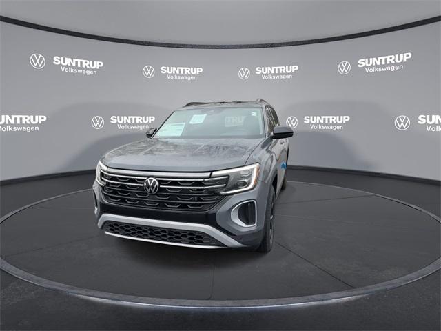 new 2025 Volkswagen Atlas car, priced at $45,689