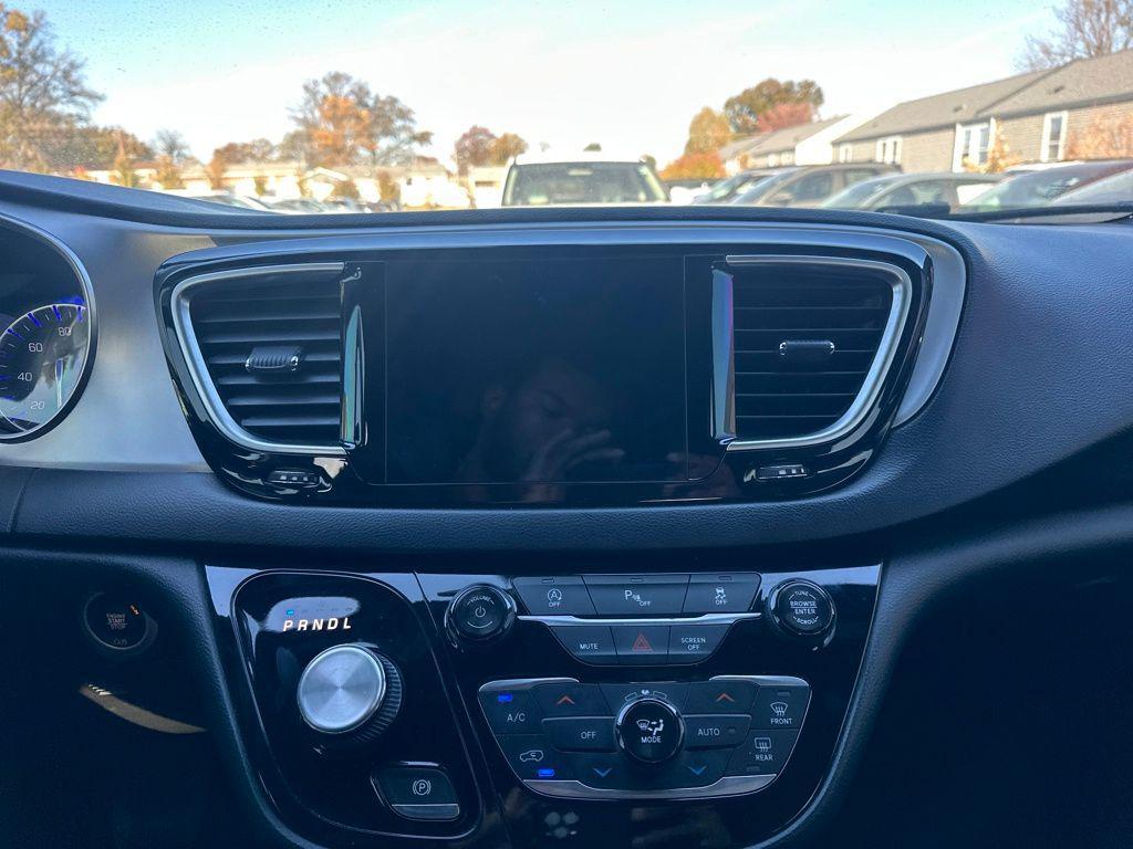 used 2018 Chrysler Pacifica car, priced at $17,985