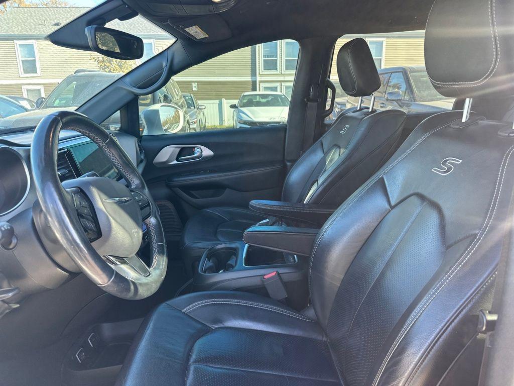 used 2018 Chrysler Pacifica car, priced at $17,985