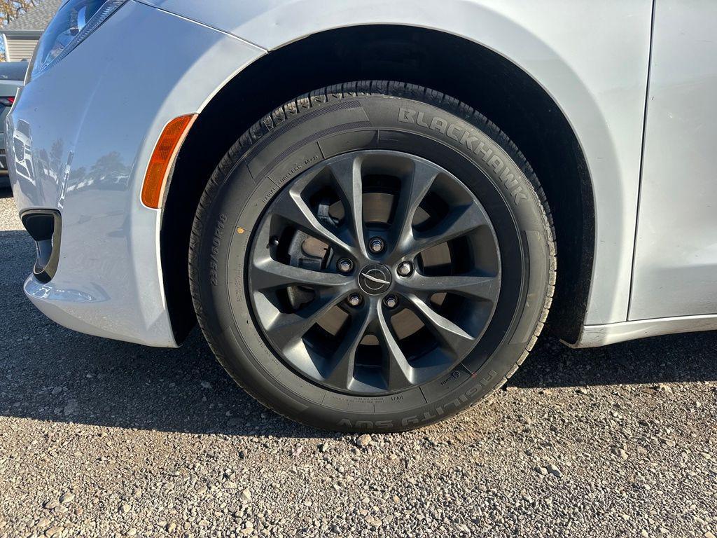 used 2018 Chrysler Pacifica car, priced at $17,985