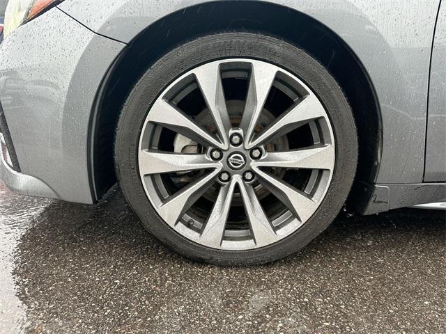 used 2021 Nissan Maxima car, priced at $24,085