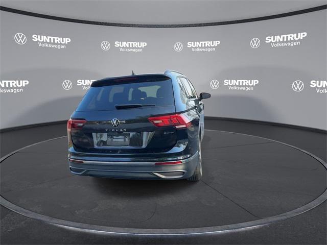 new 2024 Volkswagen Tiguan car, priced at $27,687