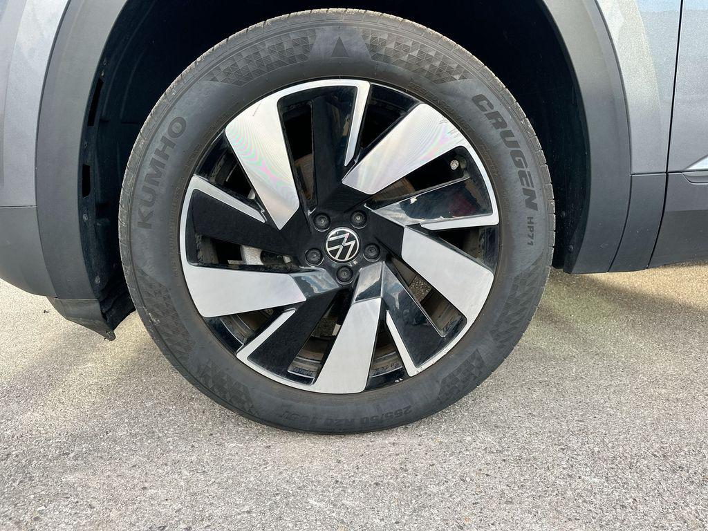 used 2024 Volkswagen Atlas Cross Sport car, priced at $33,895