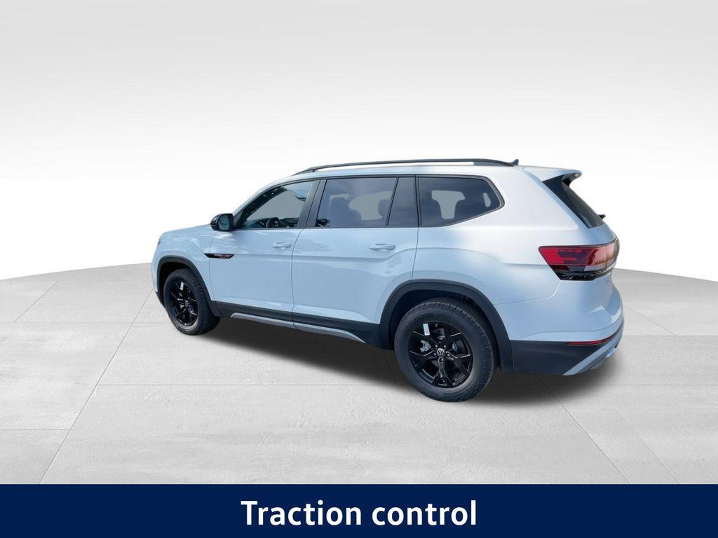 new 2025 Volkswagen Atlas car, priced at $39,654
