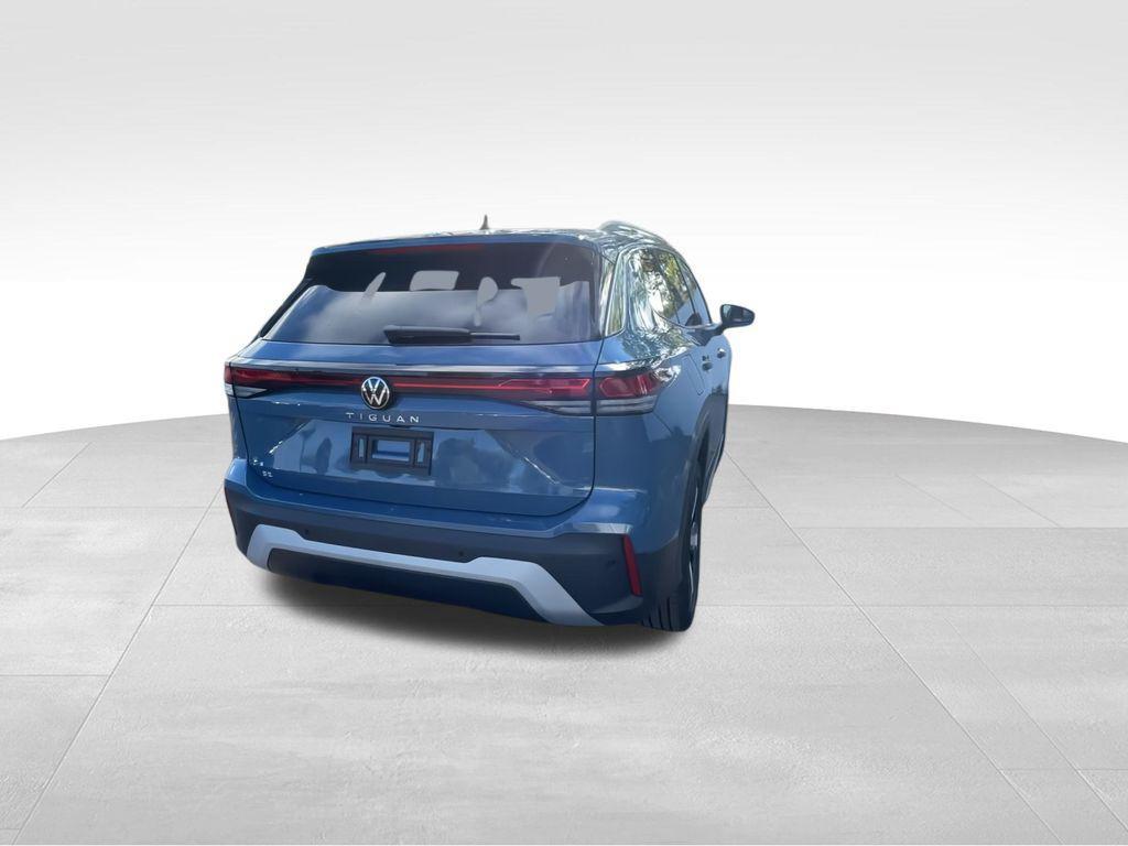 new 2025 Volkswagen Tiguan car, priced at $30,859
