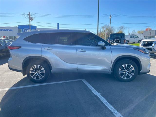 used 2022 Toyota Highlander car, priced at $37,765