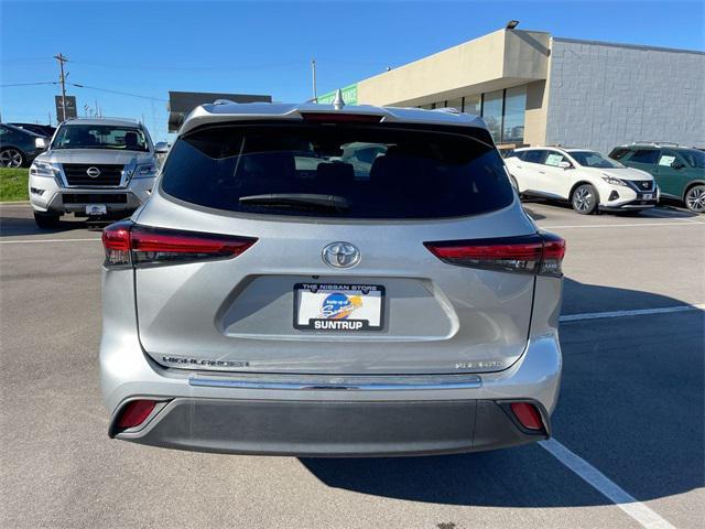 used 2022 Toyota Highlander car, priced at $37,765