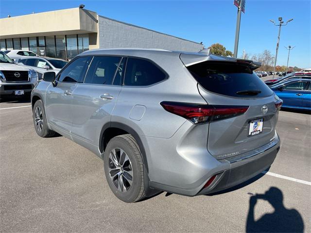 used 2022 Toyota Highlander car, priced at $37,765