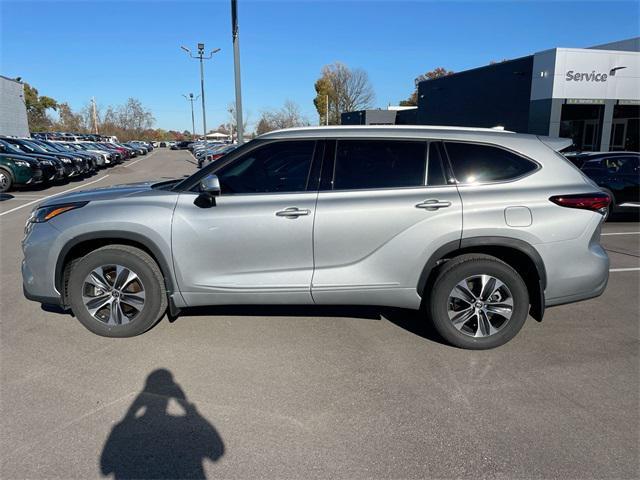 used 2022 Toyota Highlander car, priced at $37,765