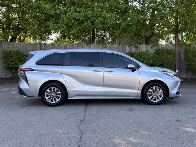 used 2022 Toyota Sienna car, priced at $38,300