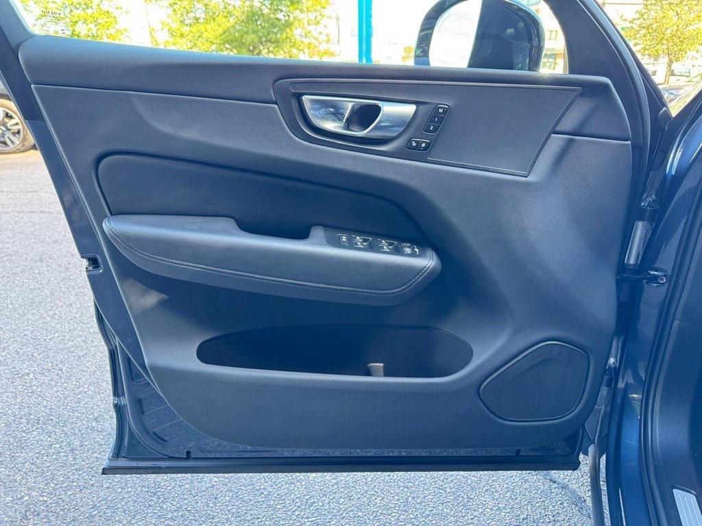 used 2023 Volvo XC60 car, priced at $32,900