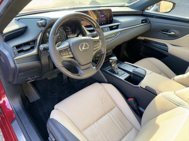 used 2020 Lexus ES 300h car, priced at $31,400