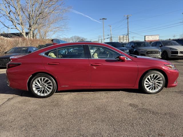 used 2020 Lexus ES 300h car, priced at $31,400