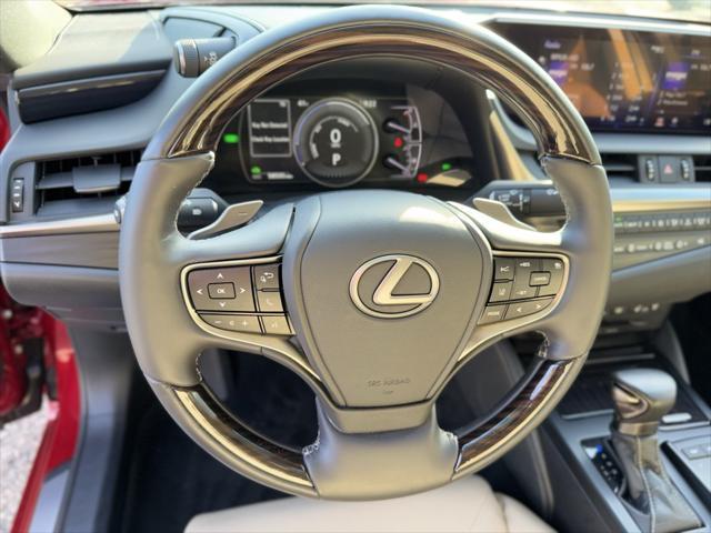 used 2020 Lexus ES 300h car, priced at $31,400