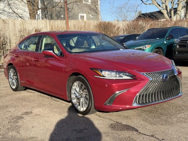 used 2020 Lexus ES 300h car, priced at $31,400