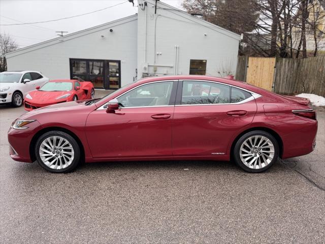 used 2020 Lexus ES 300h car, priced at $31,400