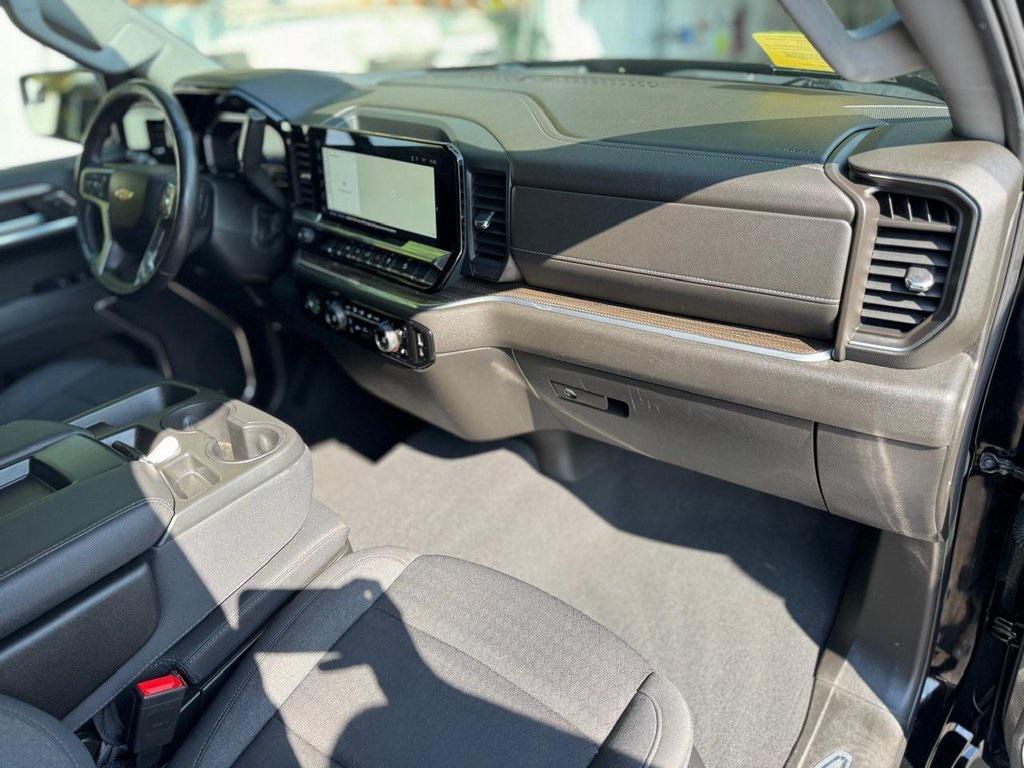 used 2022 Chevrolet Silverado 1500 car, priced at $31,900