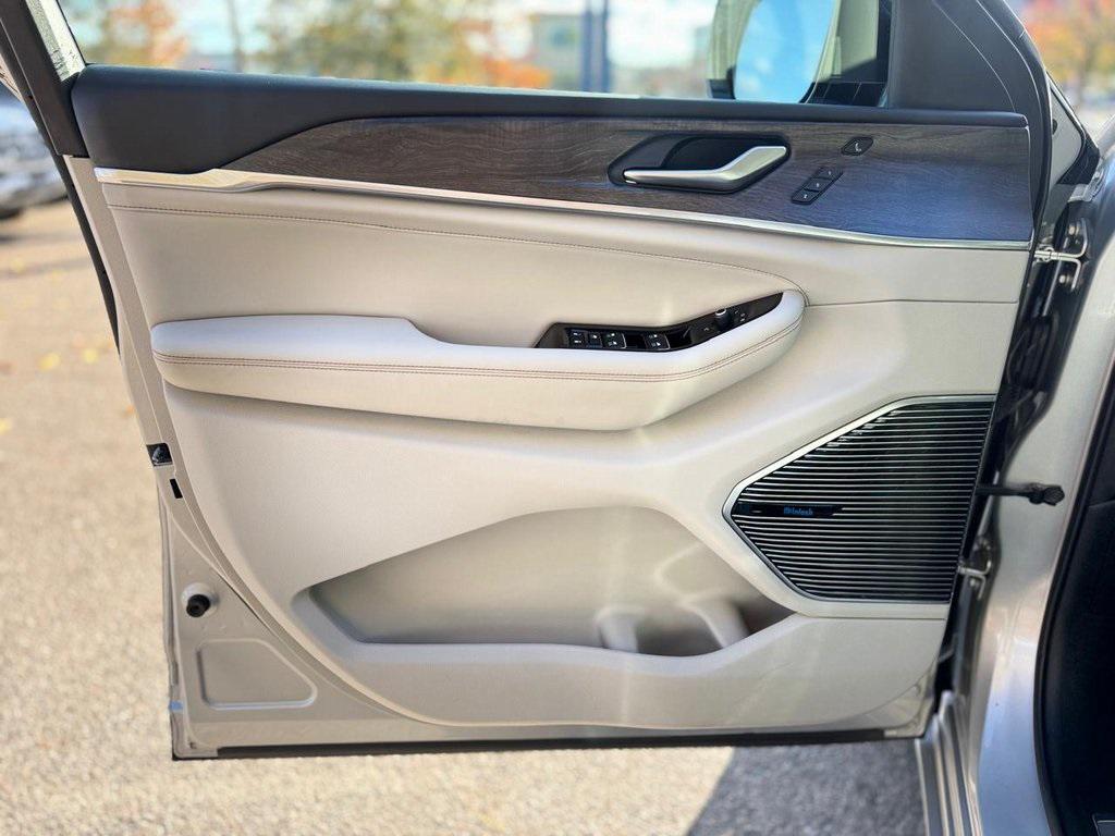 used 2021 Jeep Grand Cherokee L car, priced at $31,900