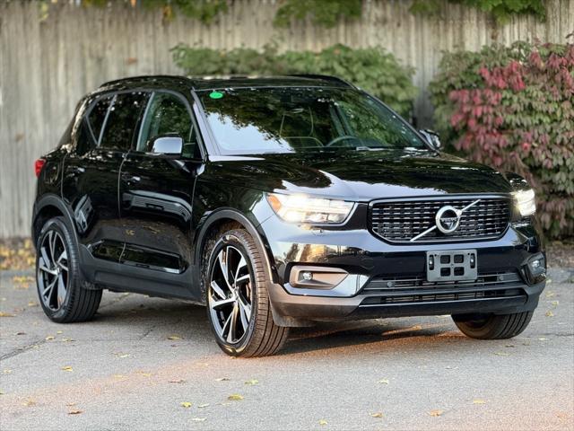 used 2022 Volvo XC40 car, priced at $31,900