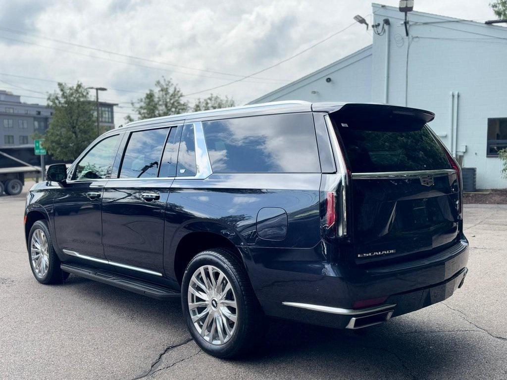used 2022 Cadillac Escalade ESV car, priced at $61,900